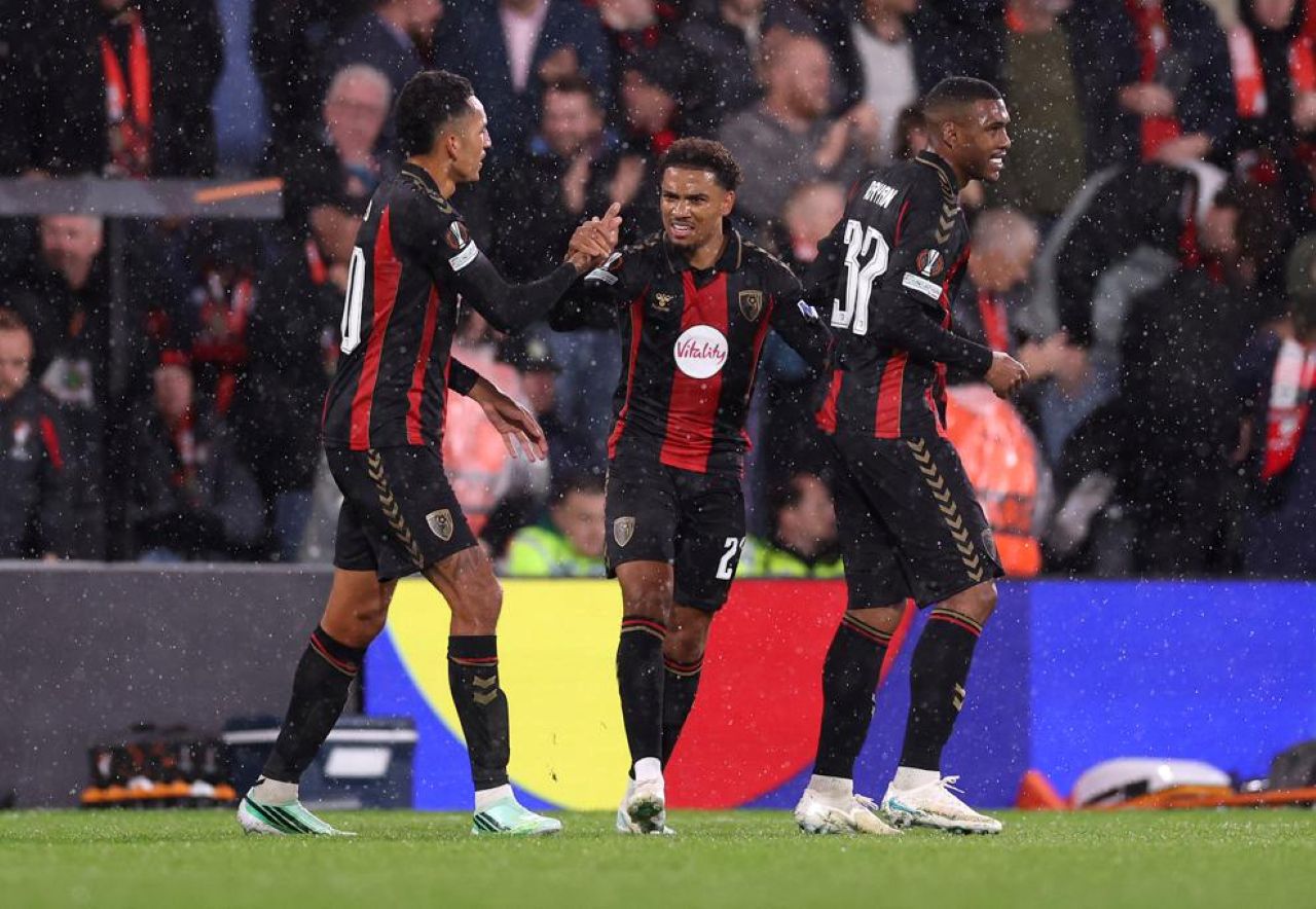 Bournemouth vs AC Milan 3-0, Gara-gara Kartu Merah Mike Maignan