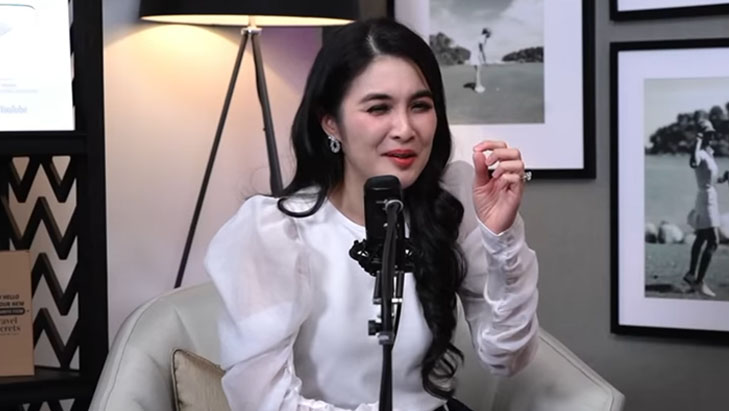 Mengaku Sempat Trauma Saat Muda, Sandra Dewi Cerita Soal Giginya