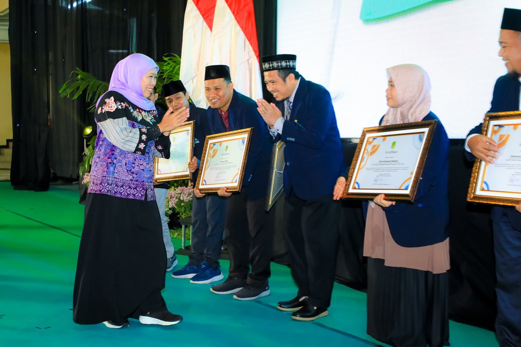 Tingkatkan SDM, Gubernur Khofifah Luncurkan Ribuan Beasiswa Santri Unggul