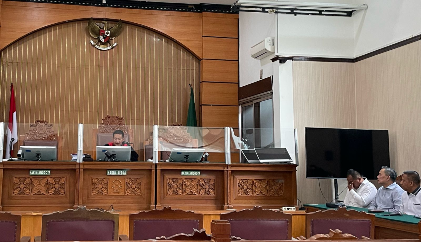 Hakim Tolak Praperadilan Aiman Terkait Penyitaan Barang Bukti Kasus Dugaan 'Polisi Tak Netral'
