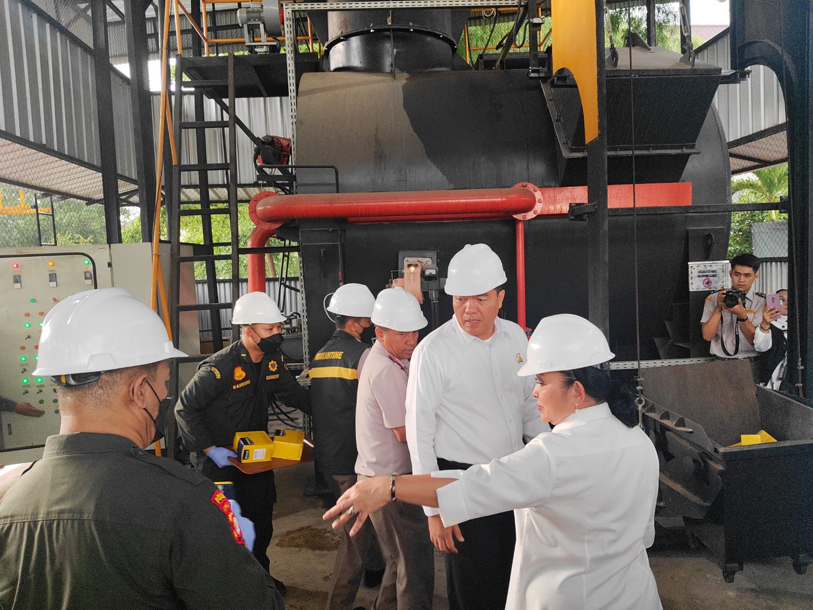 Terbongkar! Pakan Burung Impor Asal Jerman Diselundupkan Bersama Biji Ganja