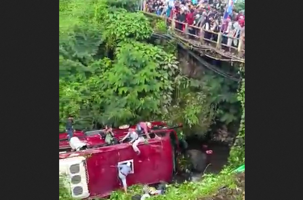 Kronologi Bus Pariwisata Terjun ke Sungai di Guci Tegal, Begini Kondisinya
