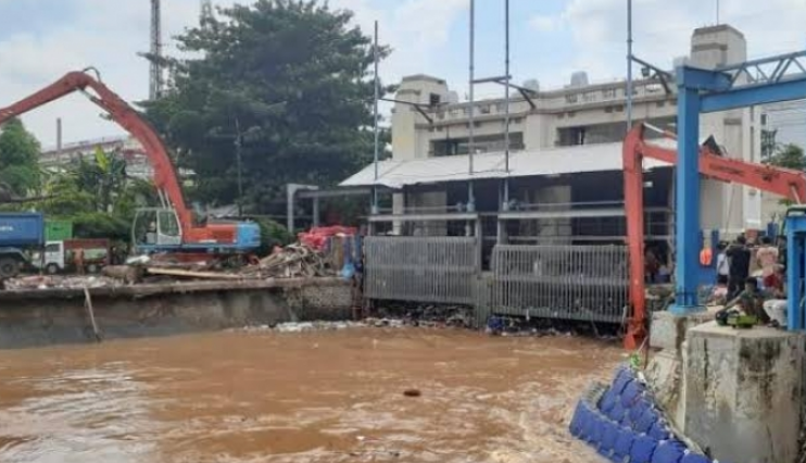 Banjir Jakarta Rendam 109 RT, Ratusan Warga Mengungsi