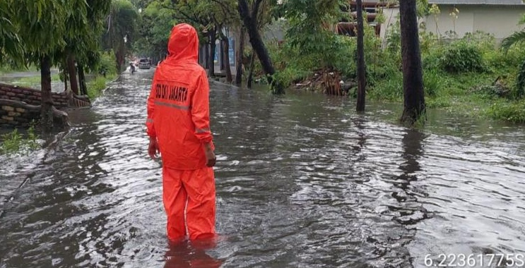 Titik-titik Banjir Jakarta; 3 Kelurahan dan 7 Ruas Jalan Tergenang 30-120 Cm