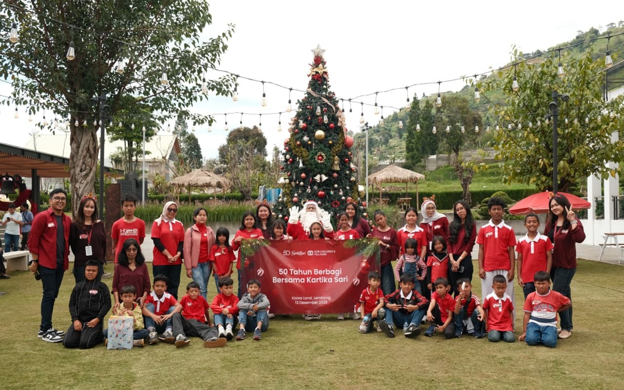 50 Tahun Kartika Sari, Rayakan Natal dengan Berbagi Kebahagiaan Bersama Anak-anak SOS