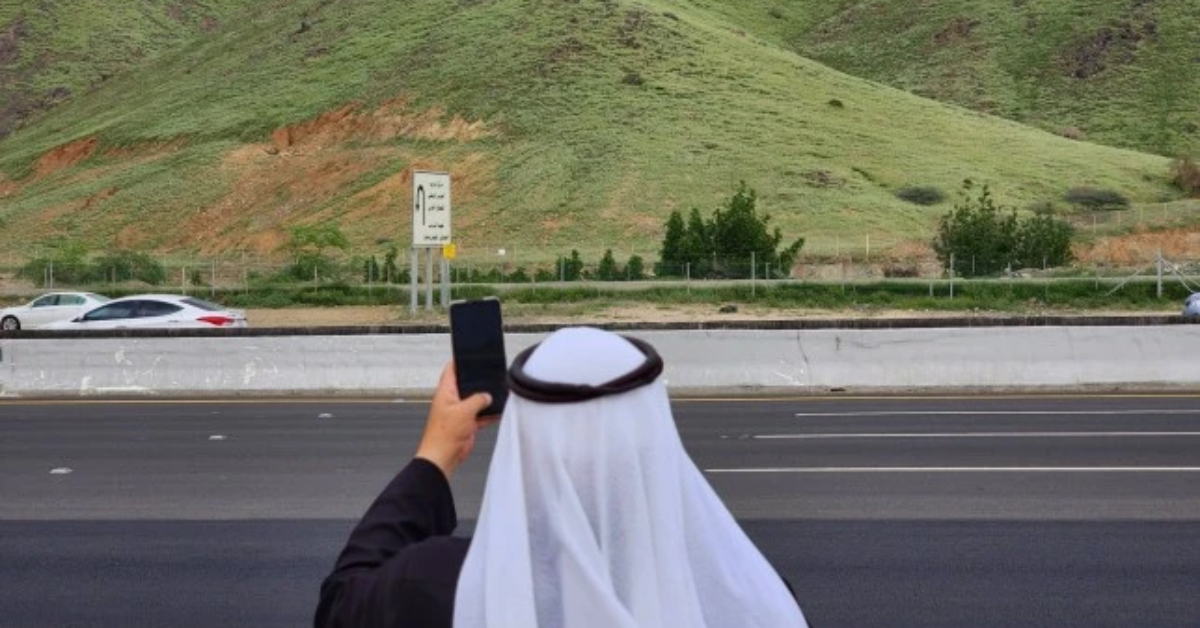 Viral di Medsos! Gurun Arab Saudi Mendadak Hijau, Benarkah Tanda Kiamat?