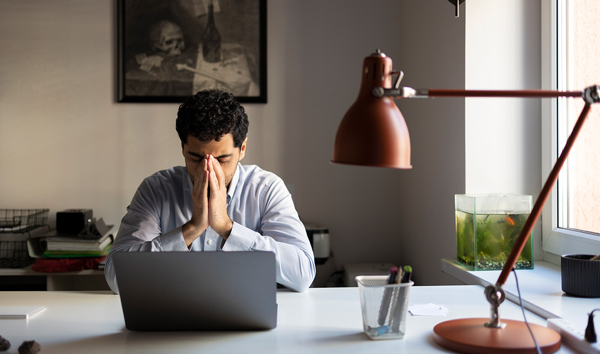Fokus Mata Mulai Menurun Saat Bekerja, Waspadai Tanda Awal Perubahan Penglihatan