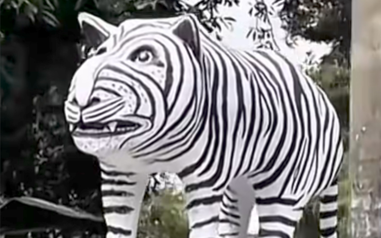 Patung Macan Putih di Kediri Tuai Komentar Menohok Netizen di Medsos: Tebak Anggaran?