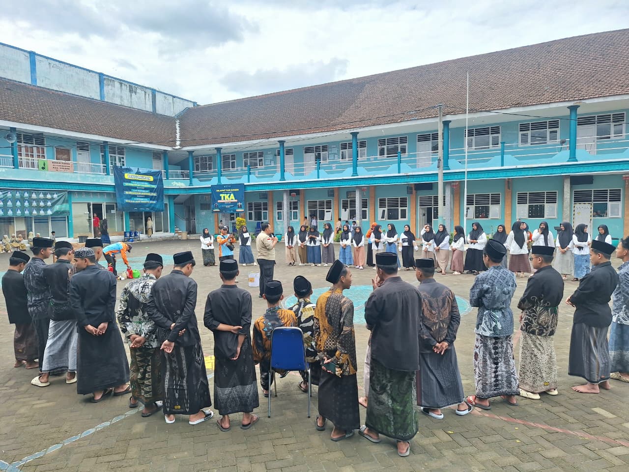BPBD Jatim Mulai Keliling Sosialisasikan Program Pesantren Tangguh Bencana