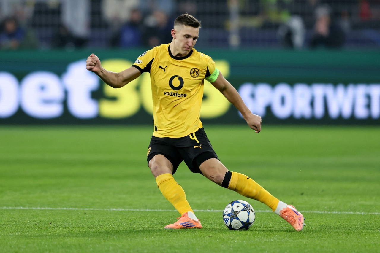 Barcelona Pepet Nico Shlotterbeck, Dortmund Siap Lepas?