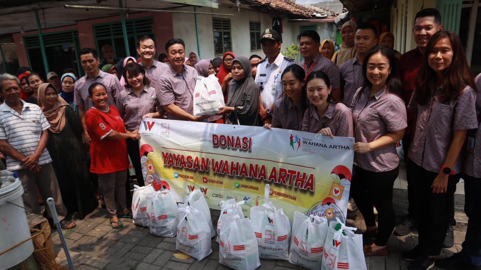 Yayasan Wahana Artha Bagikan 1000 Sembako di 5 Lokasi Jakarta