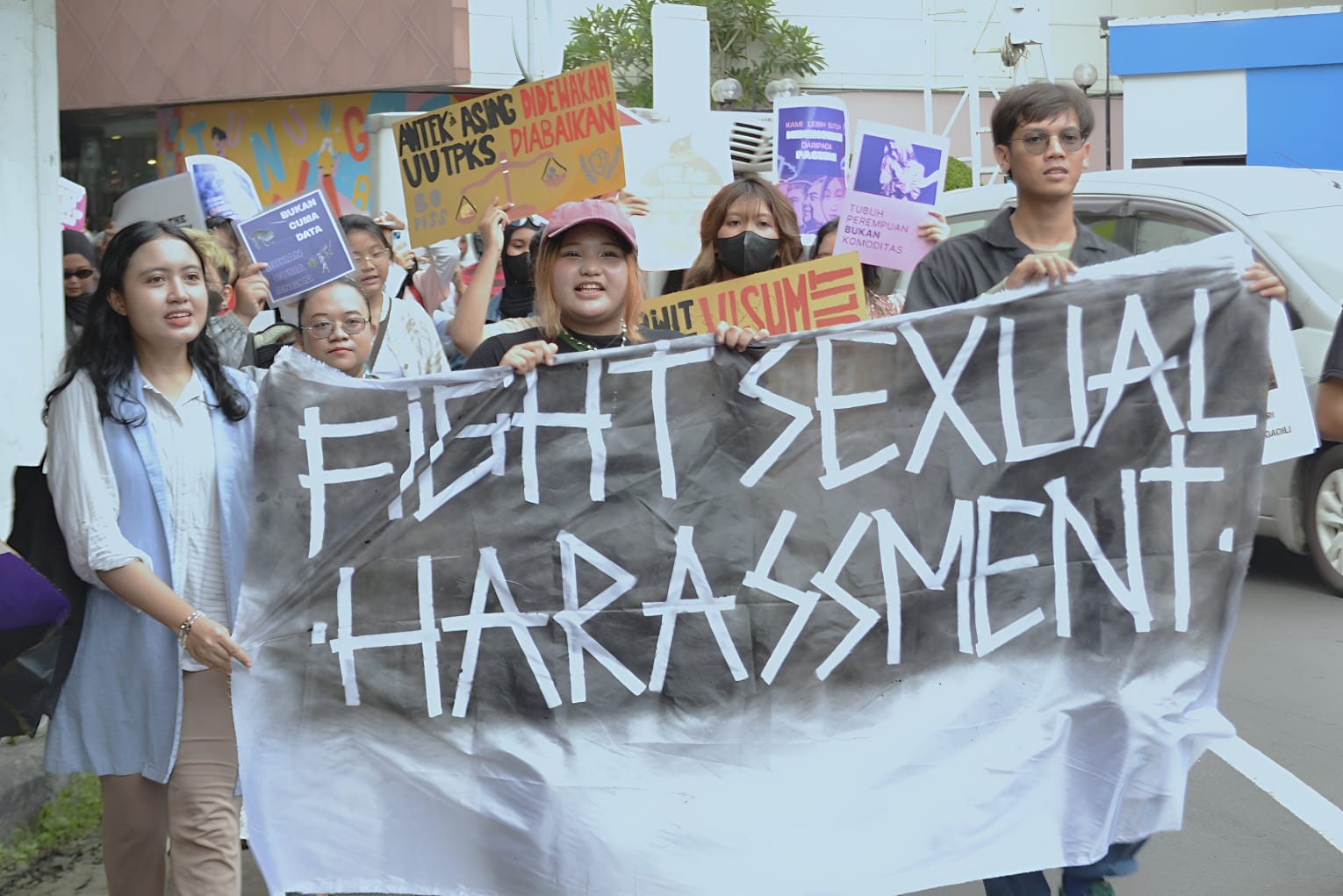 Puncak IWD Surabaya 2026, Long March Awali Mimbar Bebas di Grahadi 