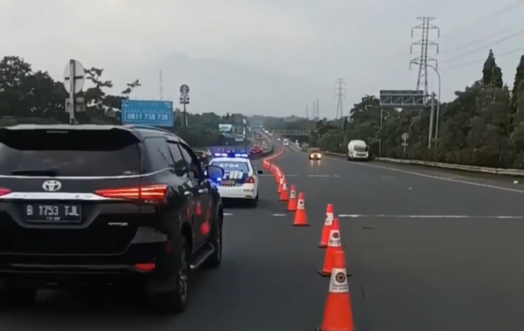 Arah Puncak Padat di Libur Panjang Kenaikan Yesus Kristus, Contraflow di Tol Jagorawi Diberlakukan
