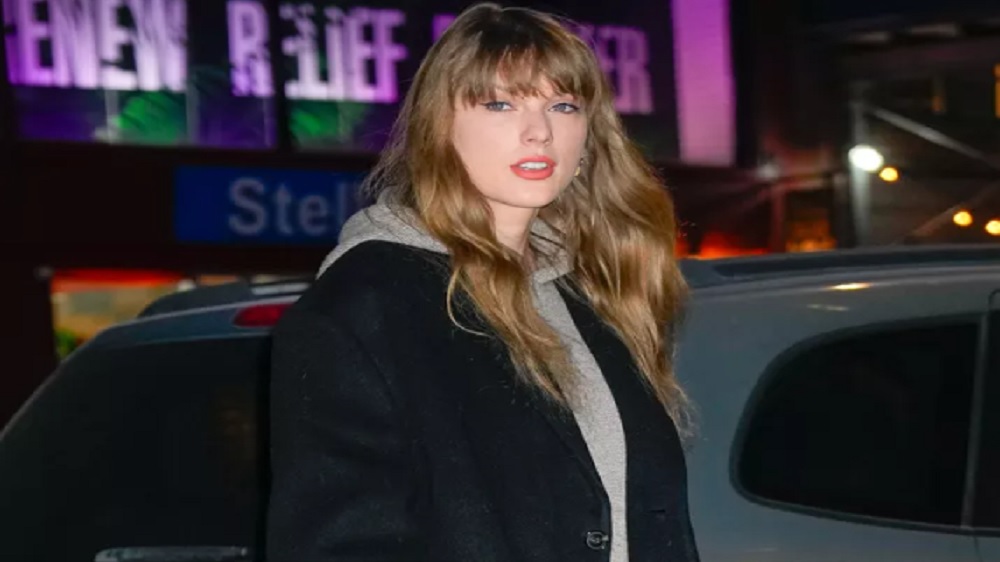 Taylor Swift Bikin Pangling Tampil dengan Wajah Segar, Kasmaran dengan Travis Kelce