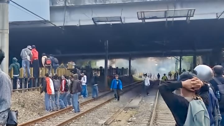 Pengumuman untuk Anker: Pelayanan Commuter Line Tetap Normal Meski Demo DPR Berakhir Ricuh