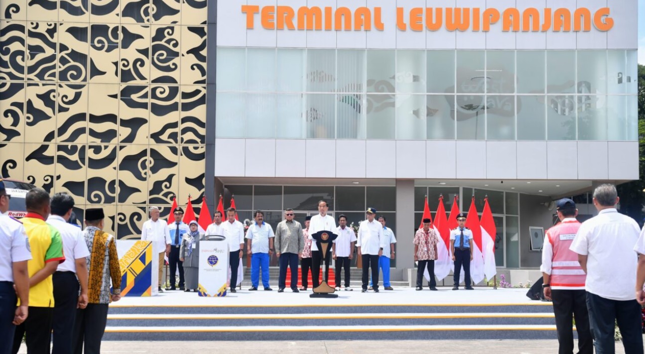 Jokowi Resmikan Terminal Leuwipanjang dan Terminal Banjar dengan Biaya Rp 70 Miliar