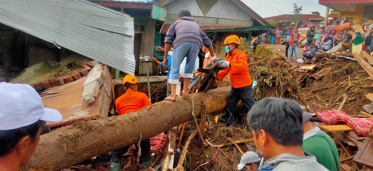 Banjir Bandang Sumbar Telan 43 Korban Jiwa, Sejumlah Jasad dalam Kondisi Tak Utuh