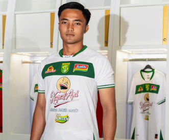 Kata Ernando Ari Pasca Blunder Lawan Barito: Pemain Persebaya Selamatkan Saya! 