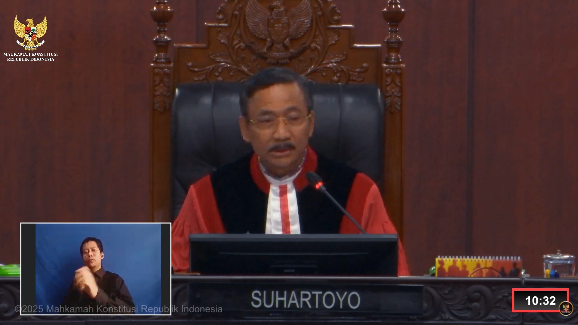 Polisi Aktif Dilarang Duduki Jabatan Sipil, DPR Minta Keputusan MK Dipatuhi