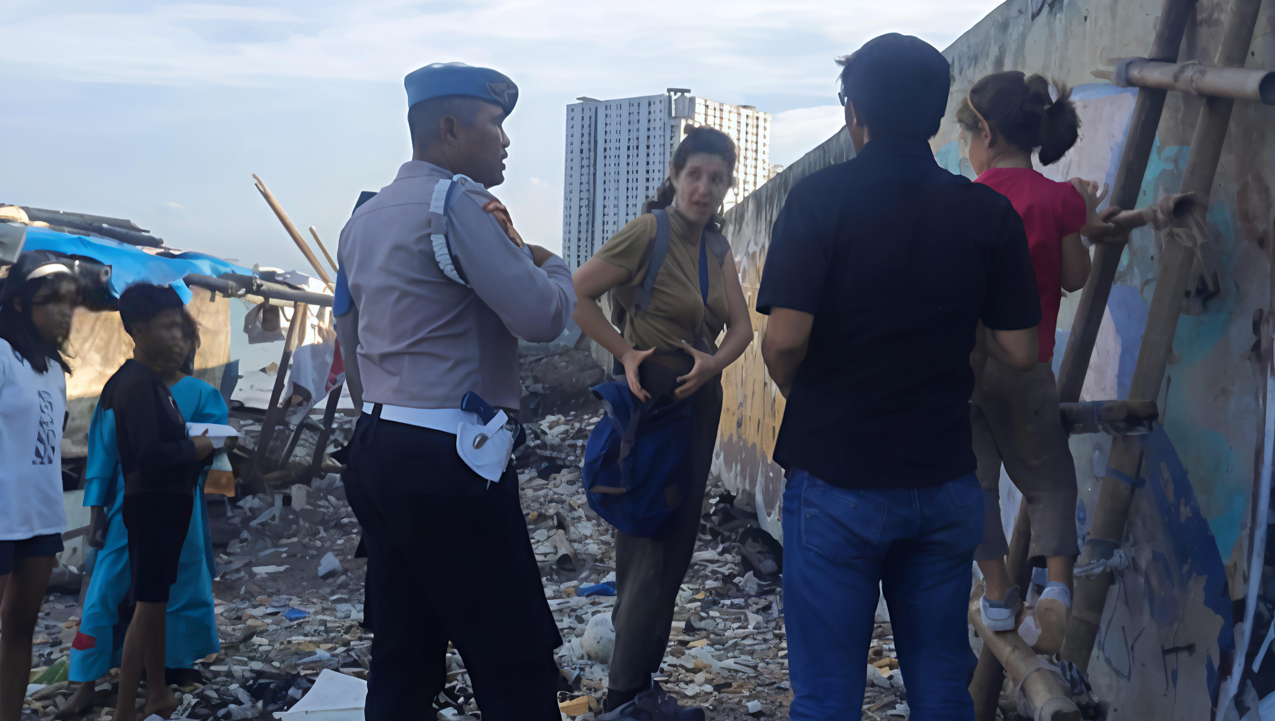 Apes! WN Prancis dan Anaknya Ditodong Pisau Saat Motret di Pelabuhan Sunda Kelapa, Kamera Dirampas