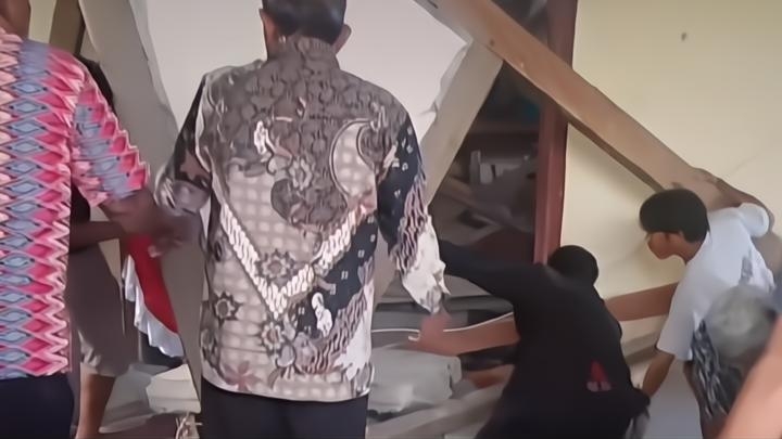 Duka di Tengah HUT RI, Gempa Bumi 6,0 SR Guncang Poso: 32 Orang Luka dan Sejumlah Bangunan Rusak