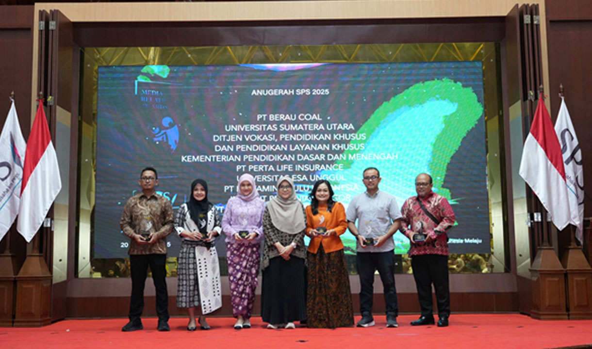 Hattrick! Biro Humas Universitas Esa Unggul Raih Silver Winner Anugerah SPS 2025