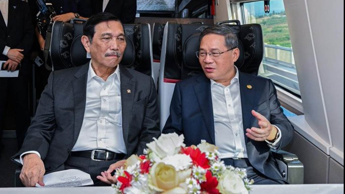 Luhut Binsar Pandjaitan dan Perdana Menteri Tiongkok Jajal Kereta Cepat 326 Km/Jam