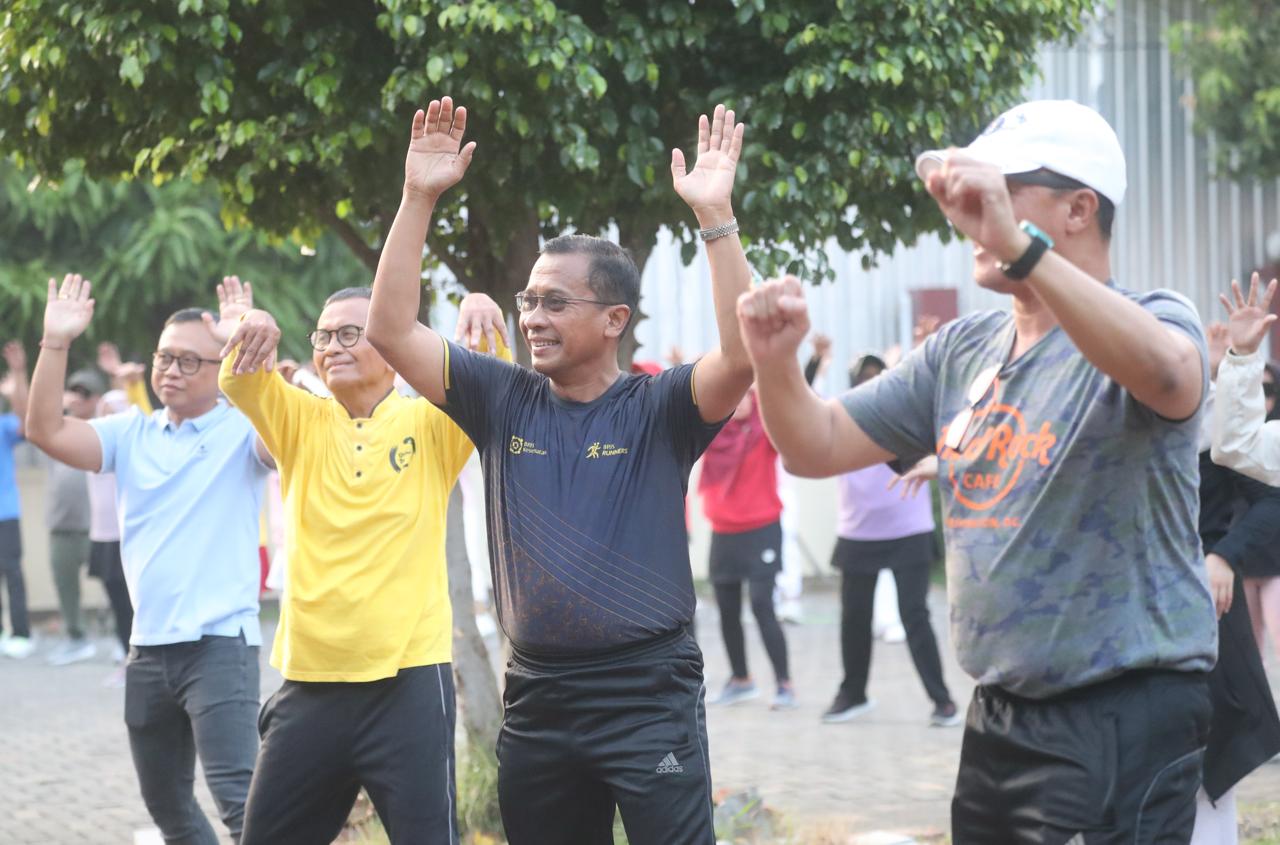 Dirut BPJS Kesehatan Setelah Ikut Senam Dahlan Iskan: Turunkan Risiko Jantung dan Diabetes