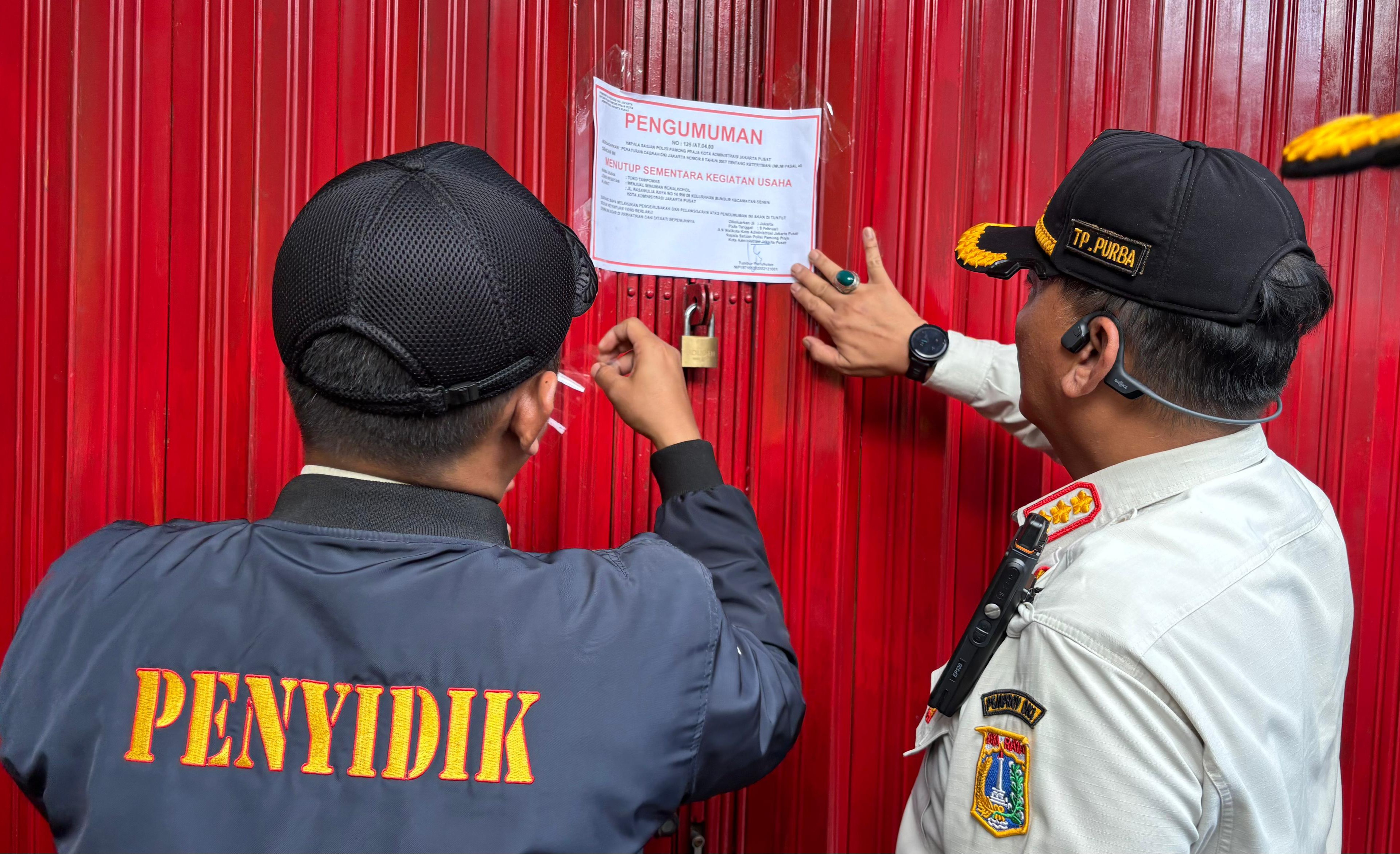 Jual Miras ke Pelajar, 2 Toko Dekat Masjid dan Gereja Disegel Satpol PP