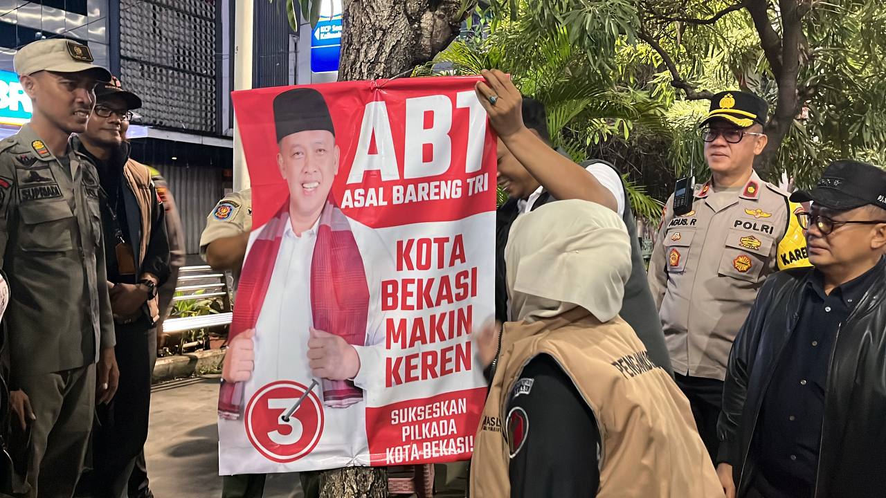 Masuk Masa Tenang, Bawaslu Copoti APK di Kota Bekasi