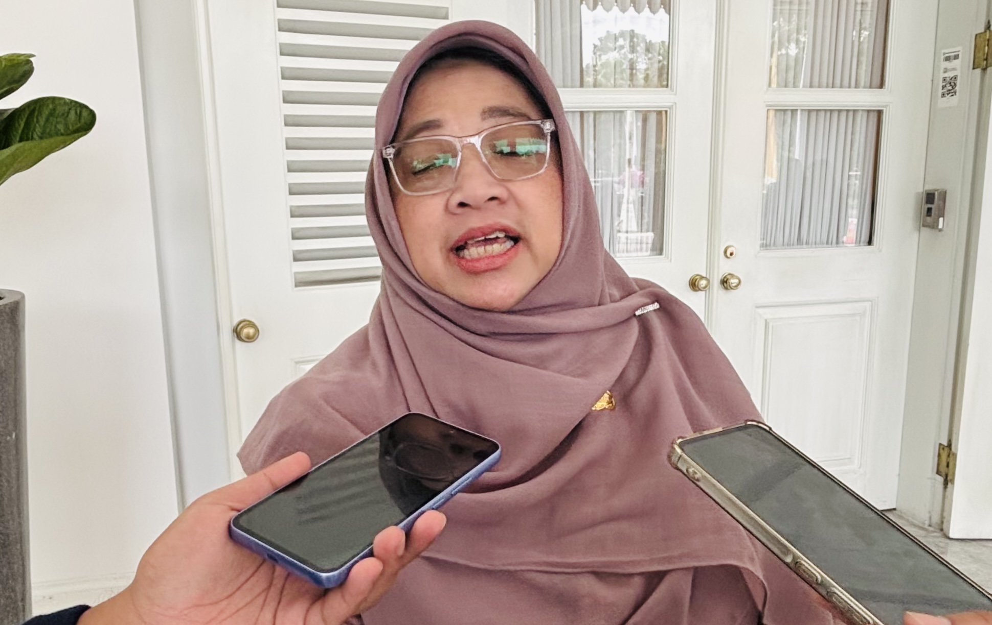 PENTING! Pelajar di Jakarta DILARANG Bawa HP saat Jam Sekolah, Ini Aturan Resminya