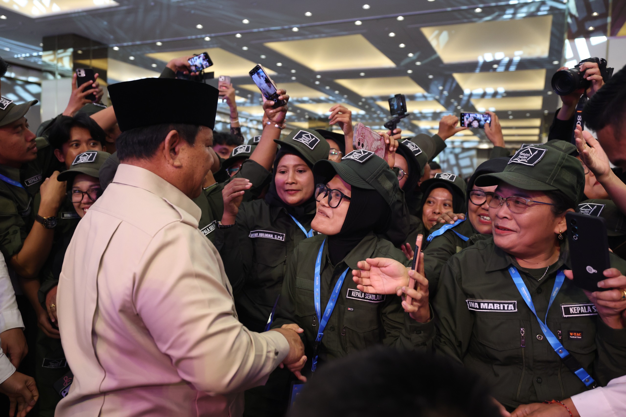 Prabowo kepada Guru Sekolah Rakyat: Didik Generasi untuk Memutus Kemiskinan