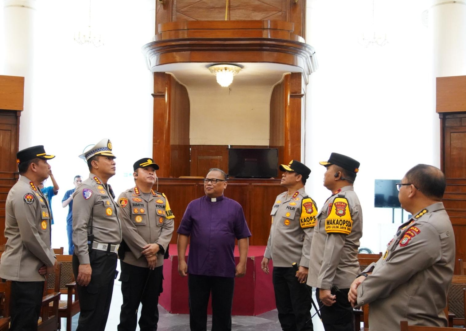 Kapolda Metro Jaya Tinjau Pospam Stasiun Gambir, Pastikan Keamanan Libur Nataru