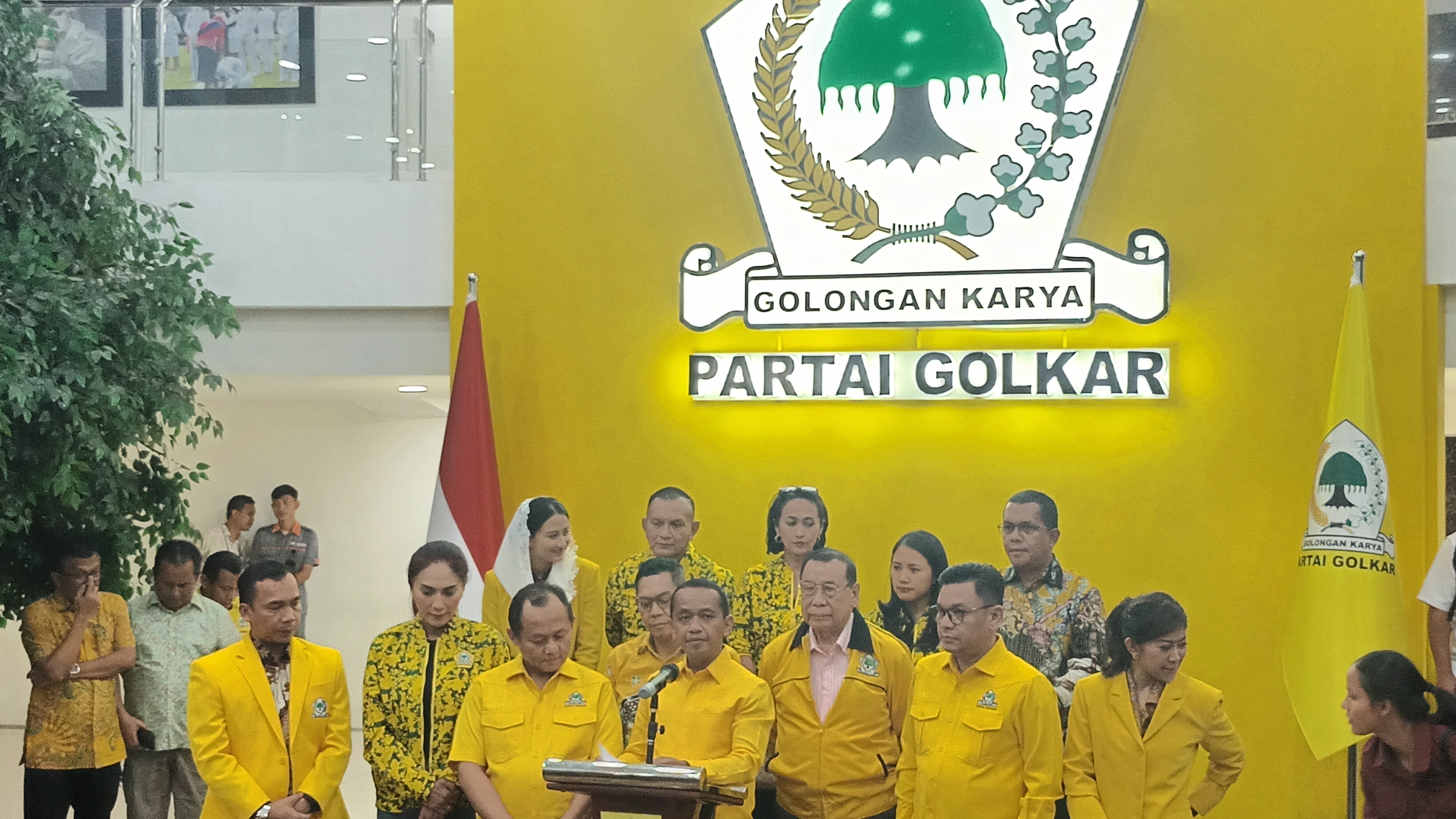 Tak Ada Nama Jokowi dan Gibran Dalam Susunan Partai Golkar, Penonton Kecewa? 