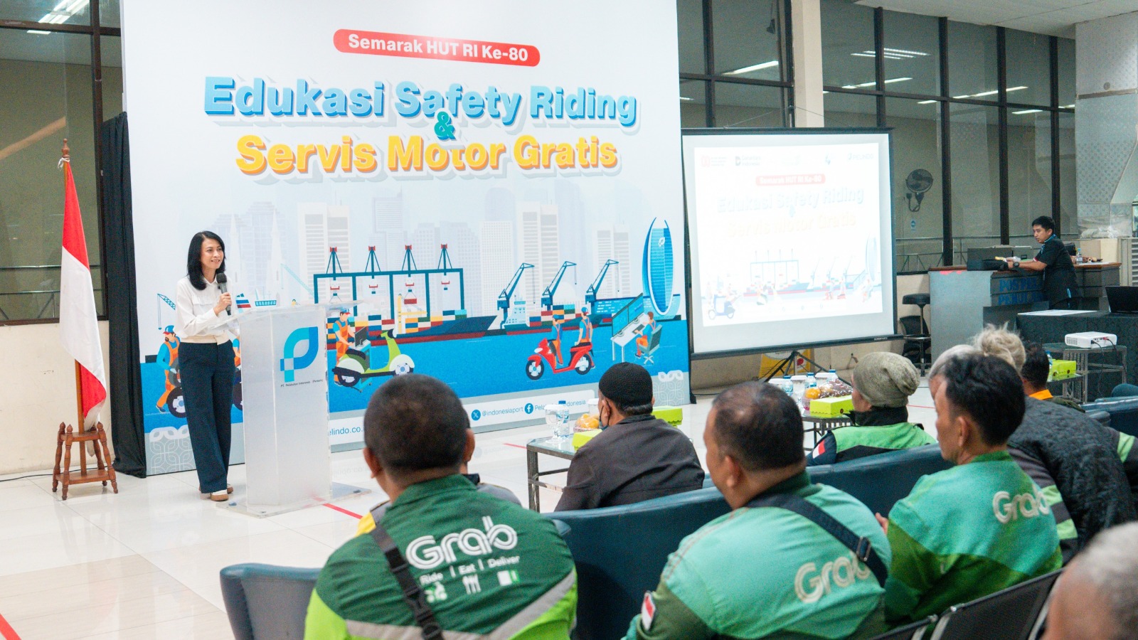 Kado HUT RI ke-80 untuk Pengemudi Ojek, SPSL Pelindo Berikan Service Motor  Gratis dan Edukasi Safety Riding