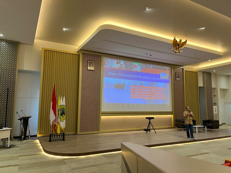 Program Wirausaha Merdeka 2023, Untag Surabaya Ajak Peserta Belajar Public Speaking