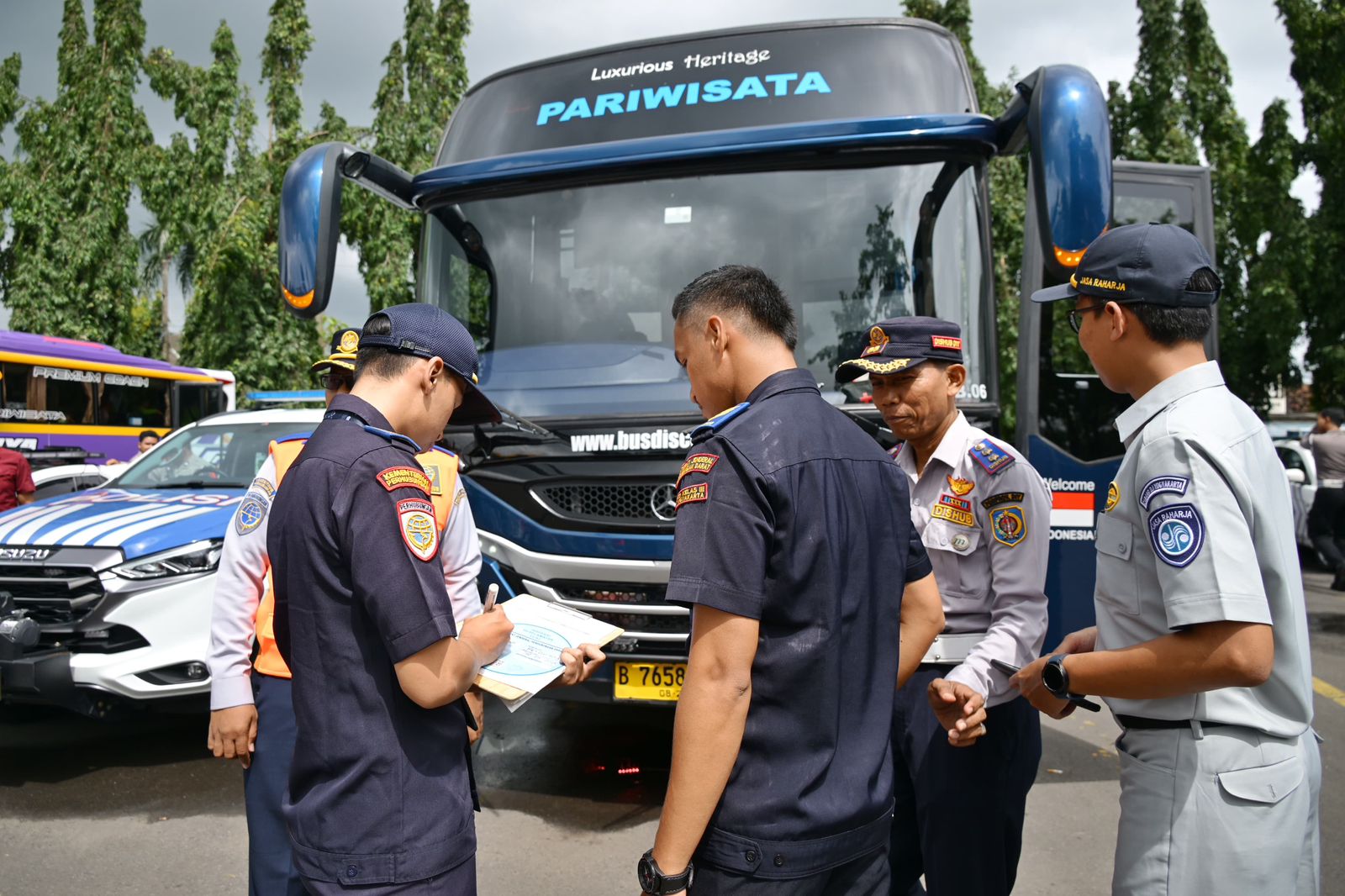 Kemenhub dan Korlantas Polri Gencarkan Ramp Check Bus di Lokasi Wisata Selama Nataru