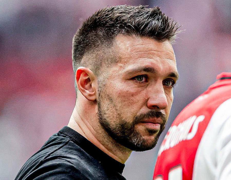 Francesco Farioli Mundur dari Ajax, Leverkusen dan Spurs Siaga
