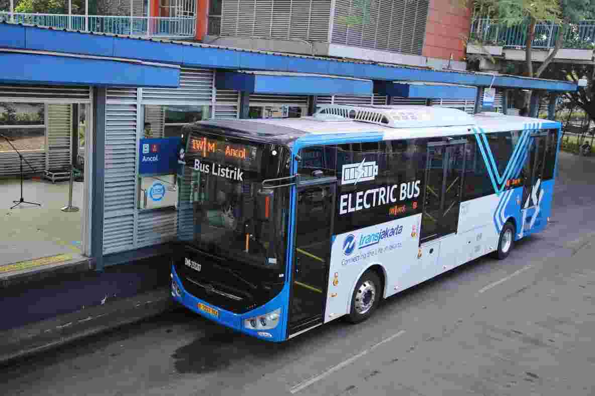 Aksi Tak Senonoh di Transjakarta, Penumpang Pria Masturbasi Akhirnya Diserahkan ke Polres Metro Jakut