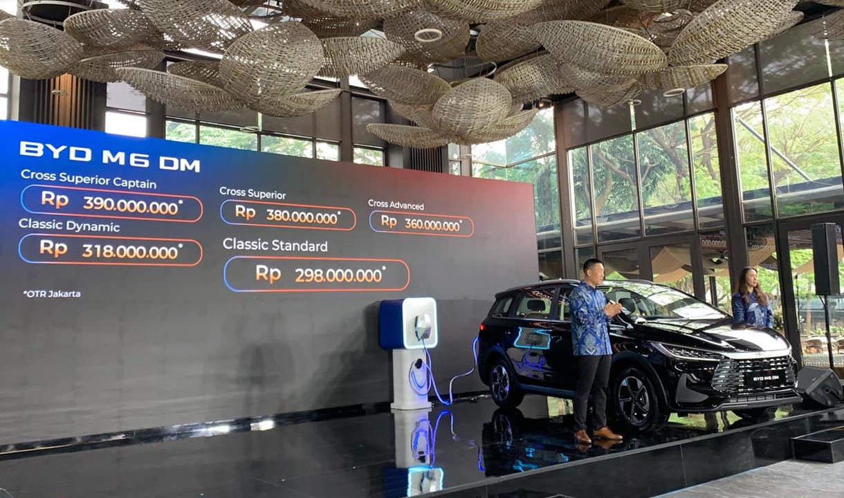 Harga BYD M6 DM Mulai Rp 298.000.000
