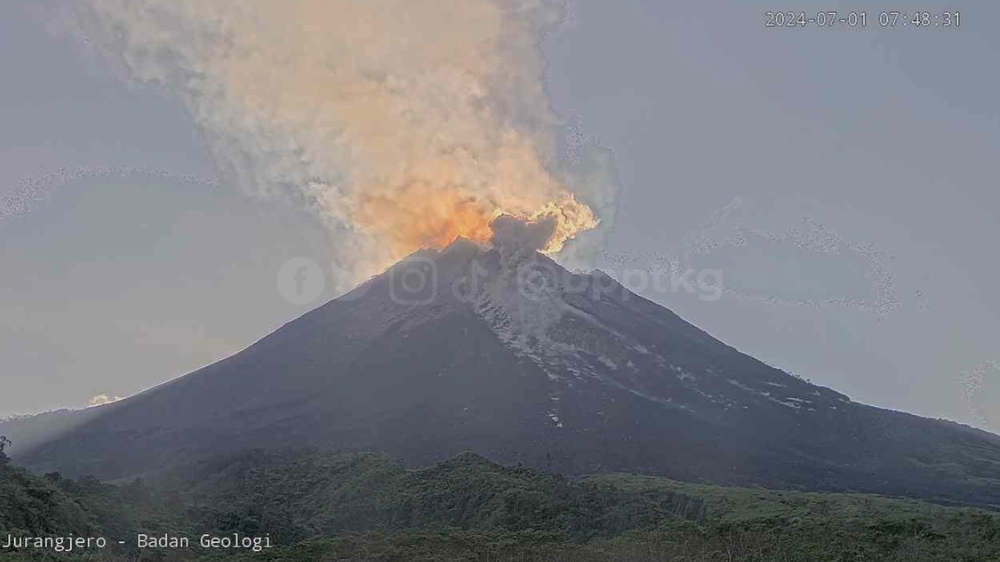 Gunung Merapi Muntahkan Awan Panas 1.000 Meter ke Arah Kali Bebeng, BPPTKG Imbau Warga Jauhi Daerah Bahaya