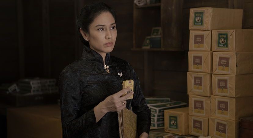 Sinopsis Gadis Kretek yang Tayang di Netflix, Ketika Dian Sastro 'Diburu' 3 Kakak Beradik