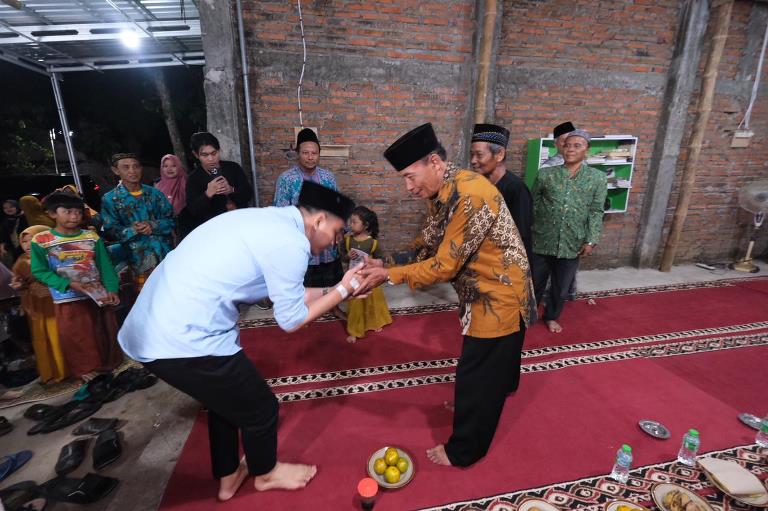 Gibran Sampaikan Visi Santri 5.0 Melalui Dana Abadi Pesantren kepada Ketua PCNU Sragen