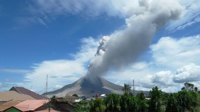 Gunung Marapi Meletus 60 Kali, PVMBG Aktif Berikan Imbauan