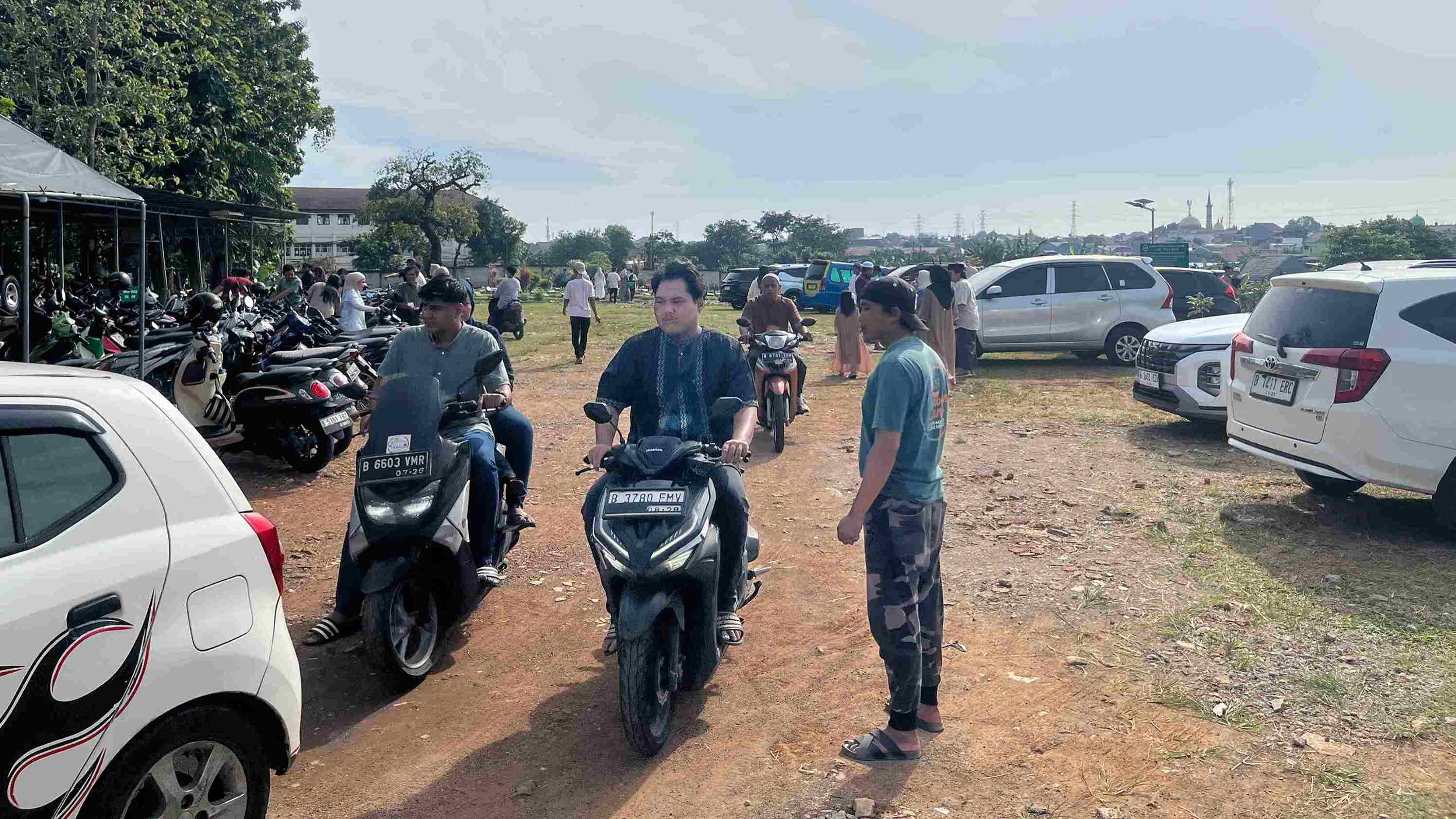 Cerita Peziarah TPU Islami Cibubur di Hari Pertama Lebaran: Sepi Tak Ada Ibu..
