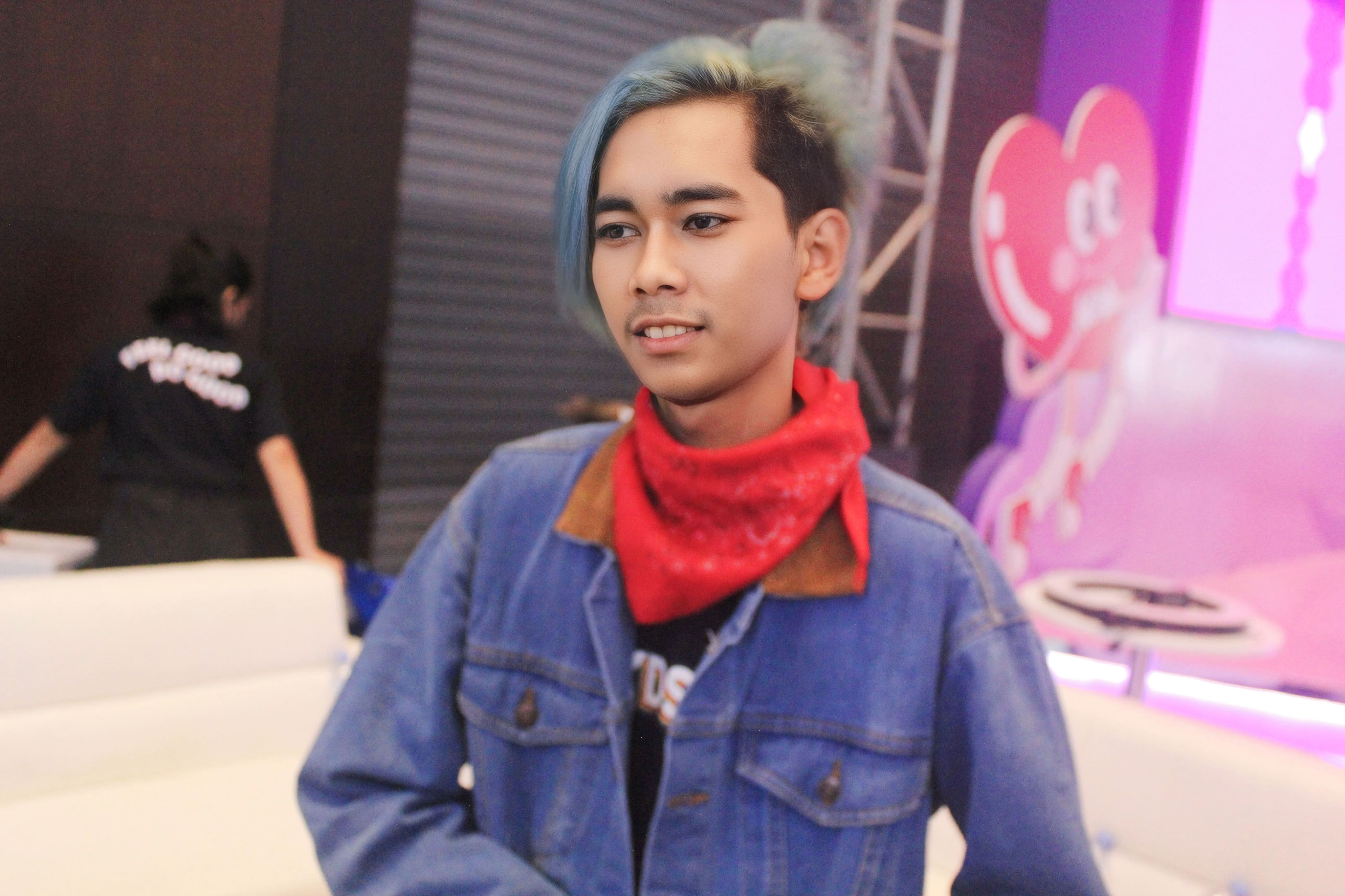 TikTokers Alif Cepmek “Kamu Nanyeaa?” Tutup Surabaya X Beauty