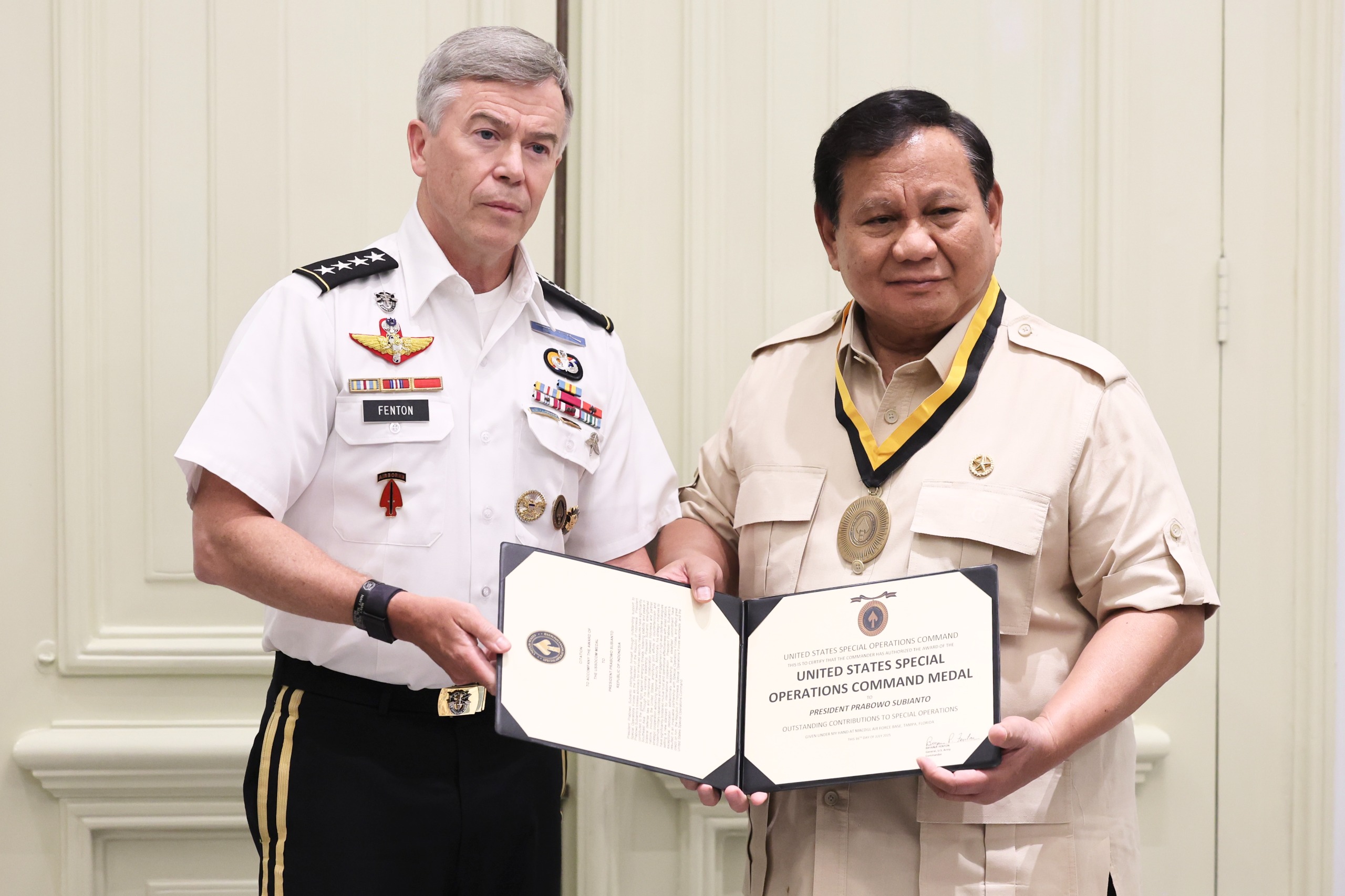 Prabowo Terima Medali Kehormatan dari Komando Operasi Khusus Amerika Serikat atas Kontribusi dalam Diplomasi Pertahanan