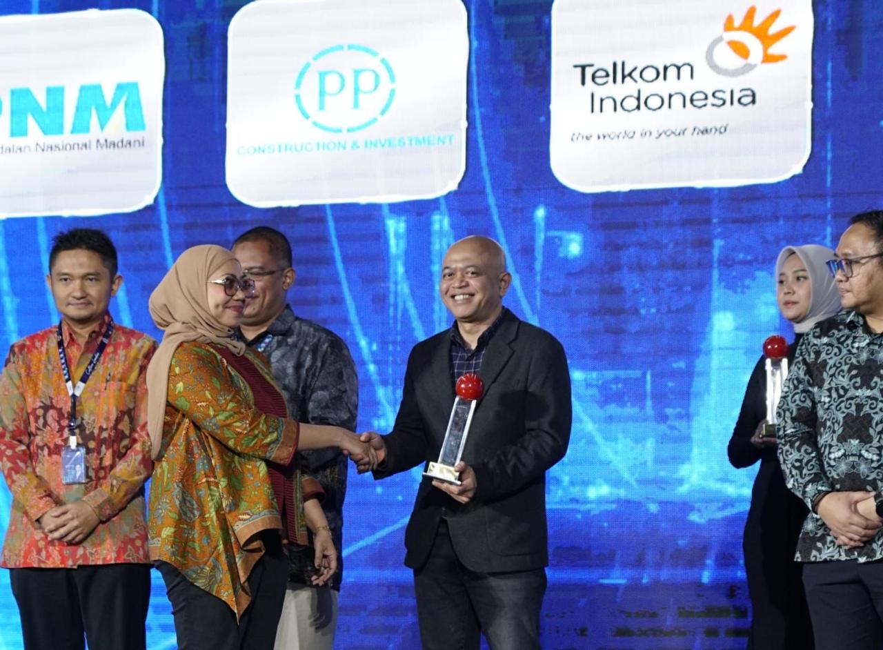 Karya Digital Telkom Bikin Bangga! Inovasi Cegah Stunting Raih Penghargaan IDX Channel Award 2025