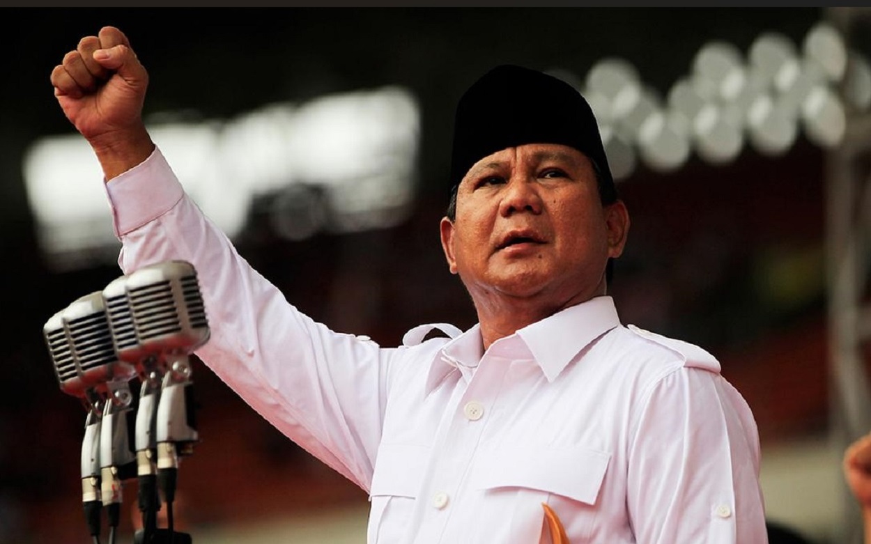 Prabowo Kritik Politik Berbiaya Tinggi, Larang Relawan Gadaikan Rumah Demi Nyalon