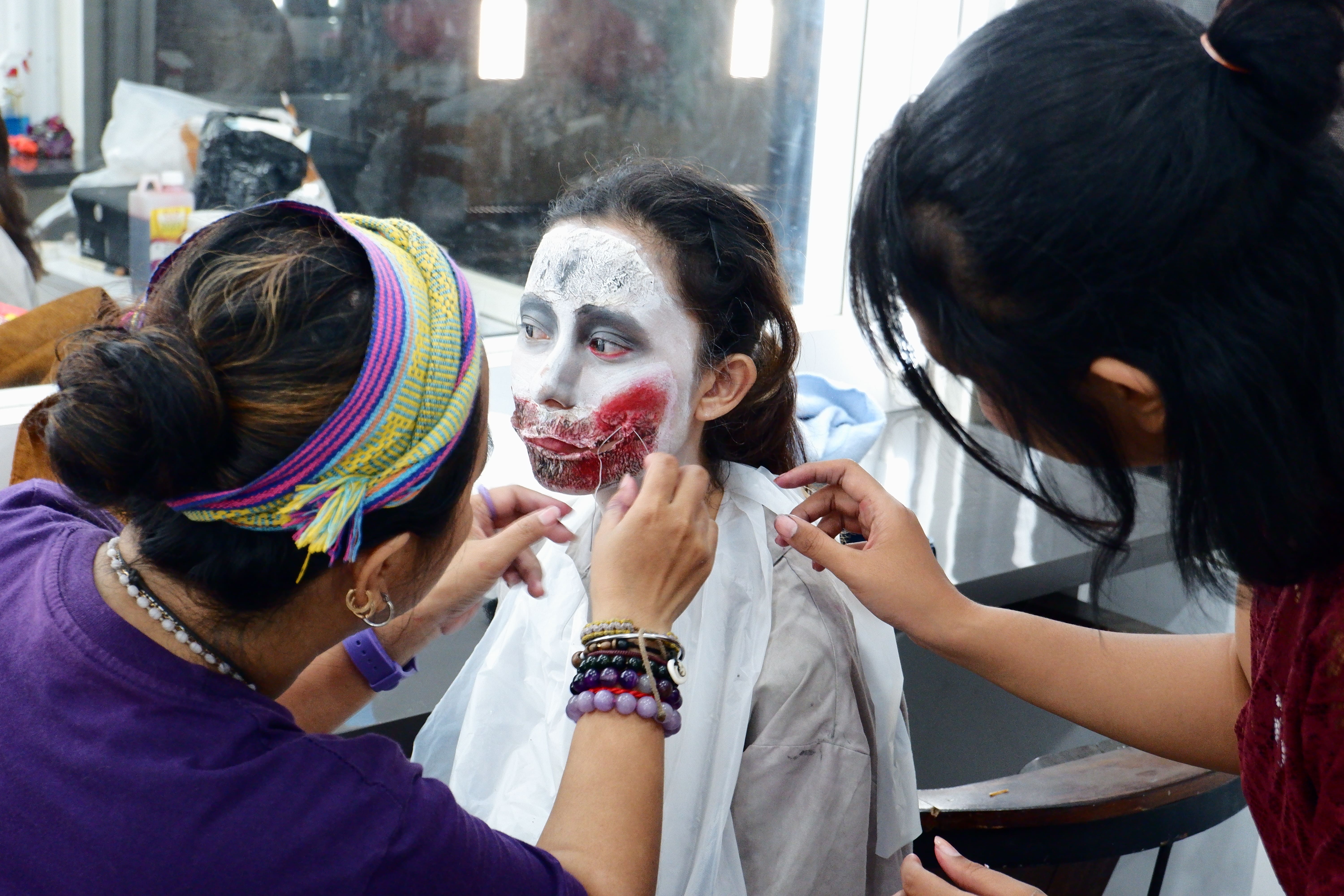 Metode Make-Up SPX untuk Halloween Ciptakan Karakter Zombie